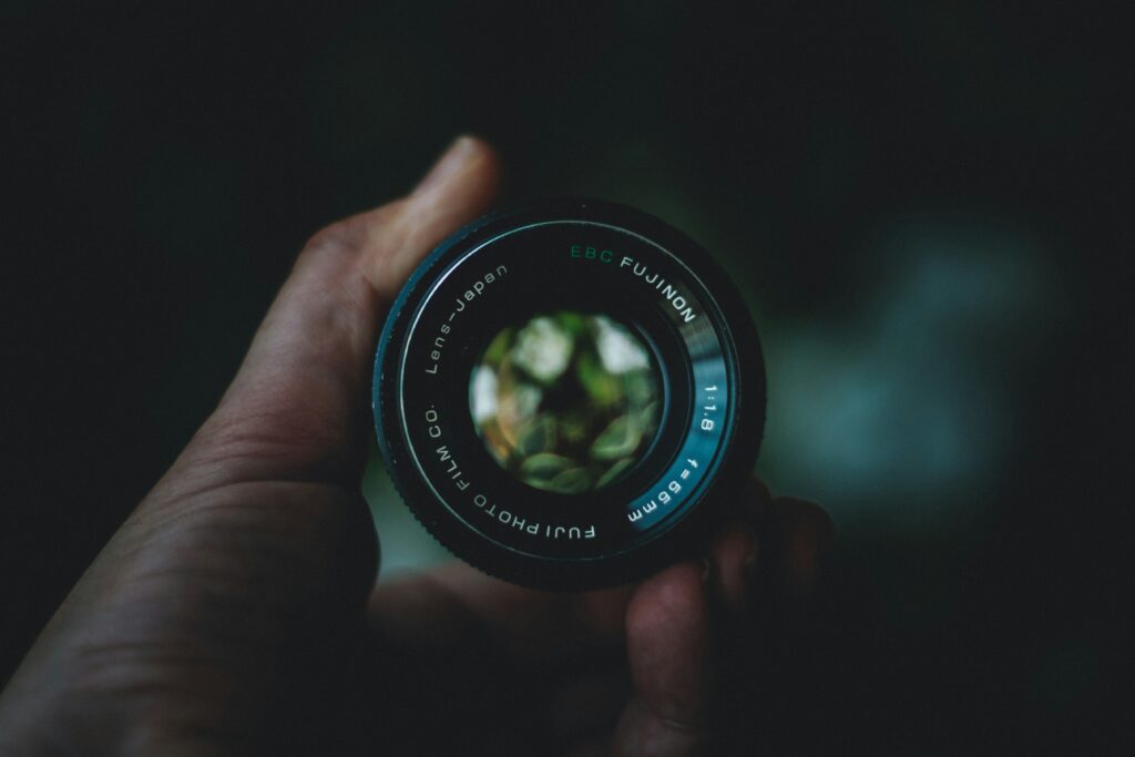 Focus lens